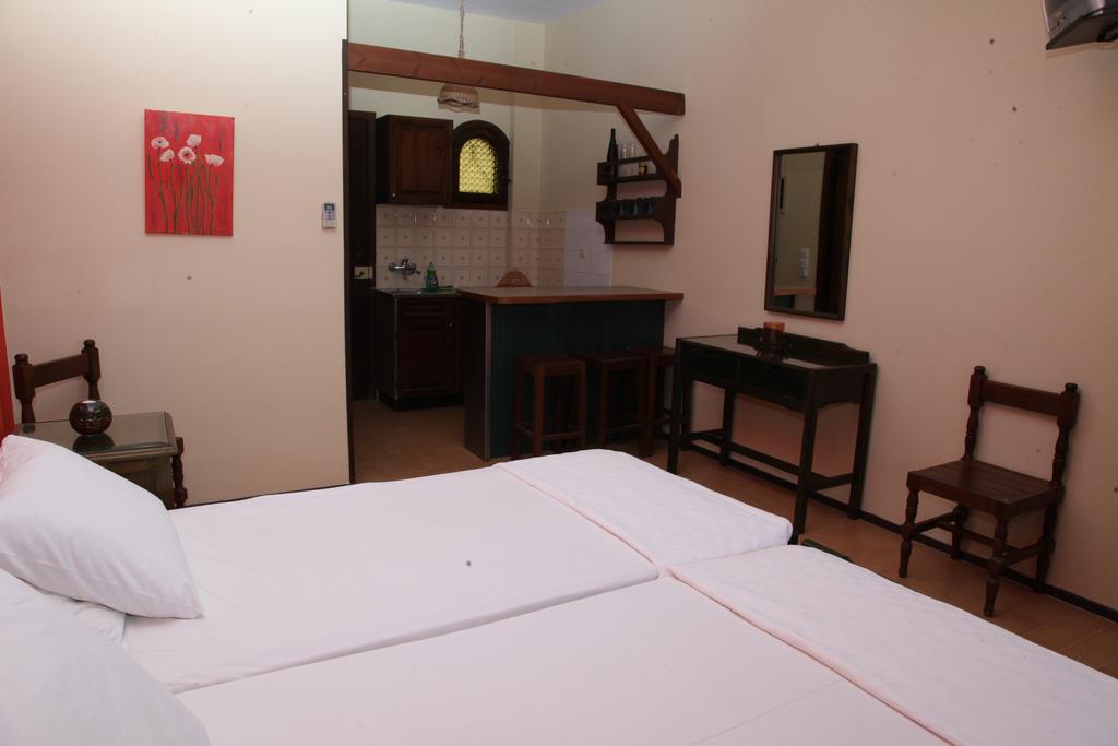 Dionisis Apartments Kounopetra Oda fotoğraf